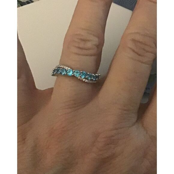 Sparkling Blue & White Topaz Crossover Infinity Band Ring Sz 8~.925 Sterling - Picture 3 of 3